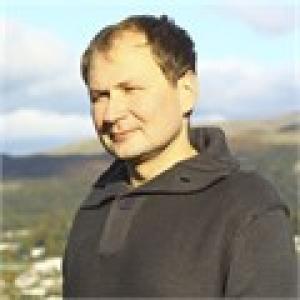 dr hab. Piotr Ługiewicz prof. UWr